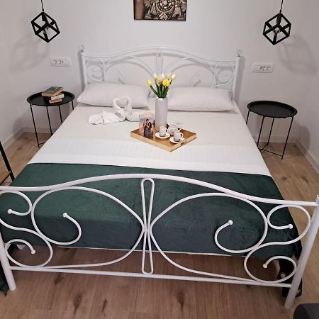 Ferienwohnung Studio Apartman Maris Zadar Exterior foto