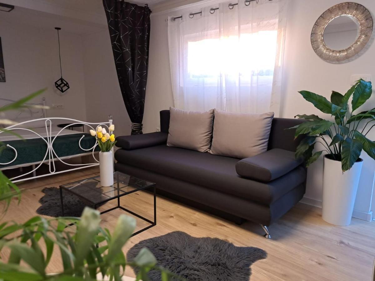 Ferienwohnung Studio Apartman Maris Zadar Exterior foto