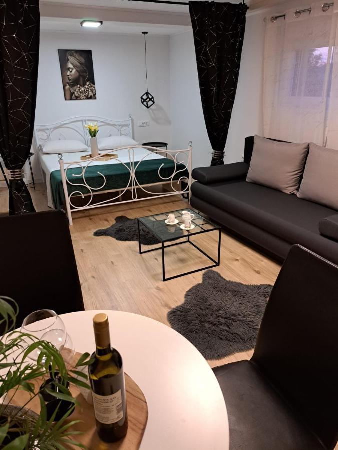 Ferienwohnung Studio Apartman Maris Zadar Exterior foto