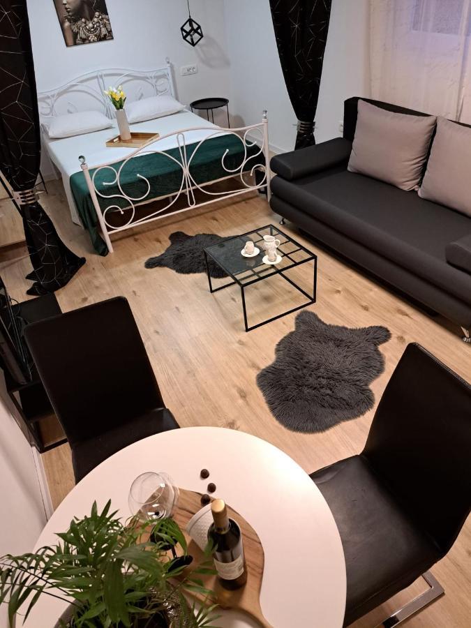 Ferienwohnung Studio Apartman Maris Zadar Exterior foto