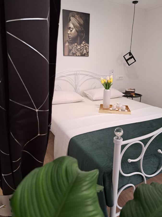 Ferienwohnung Studio Apartman Maris Zadar Exterior foto